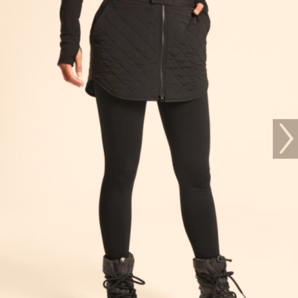 Athleta Toasty Buns Insulated Skirt